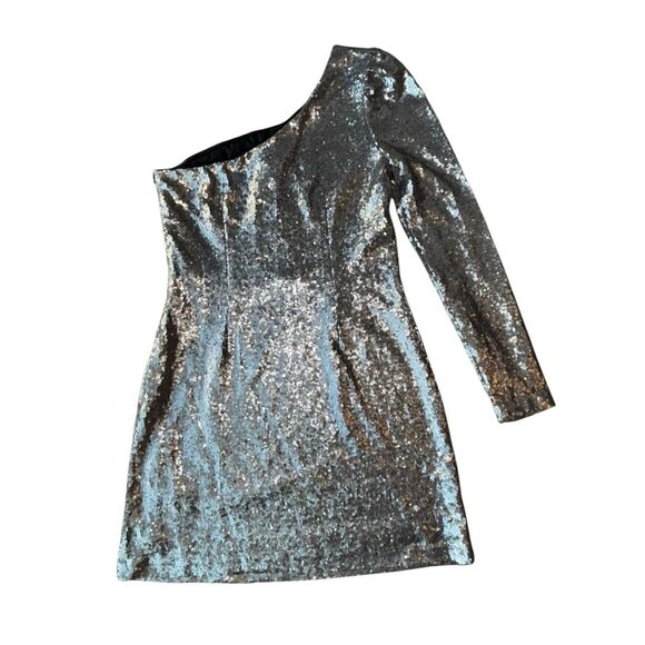 Highline Collective One Shoulder Silver Sequined One shoulder Cocktail Dress - Picture 3 of 9